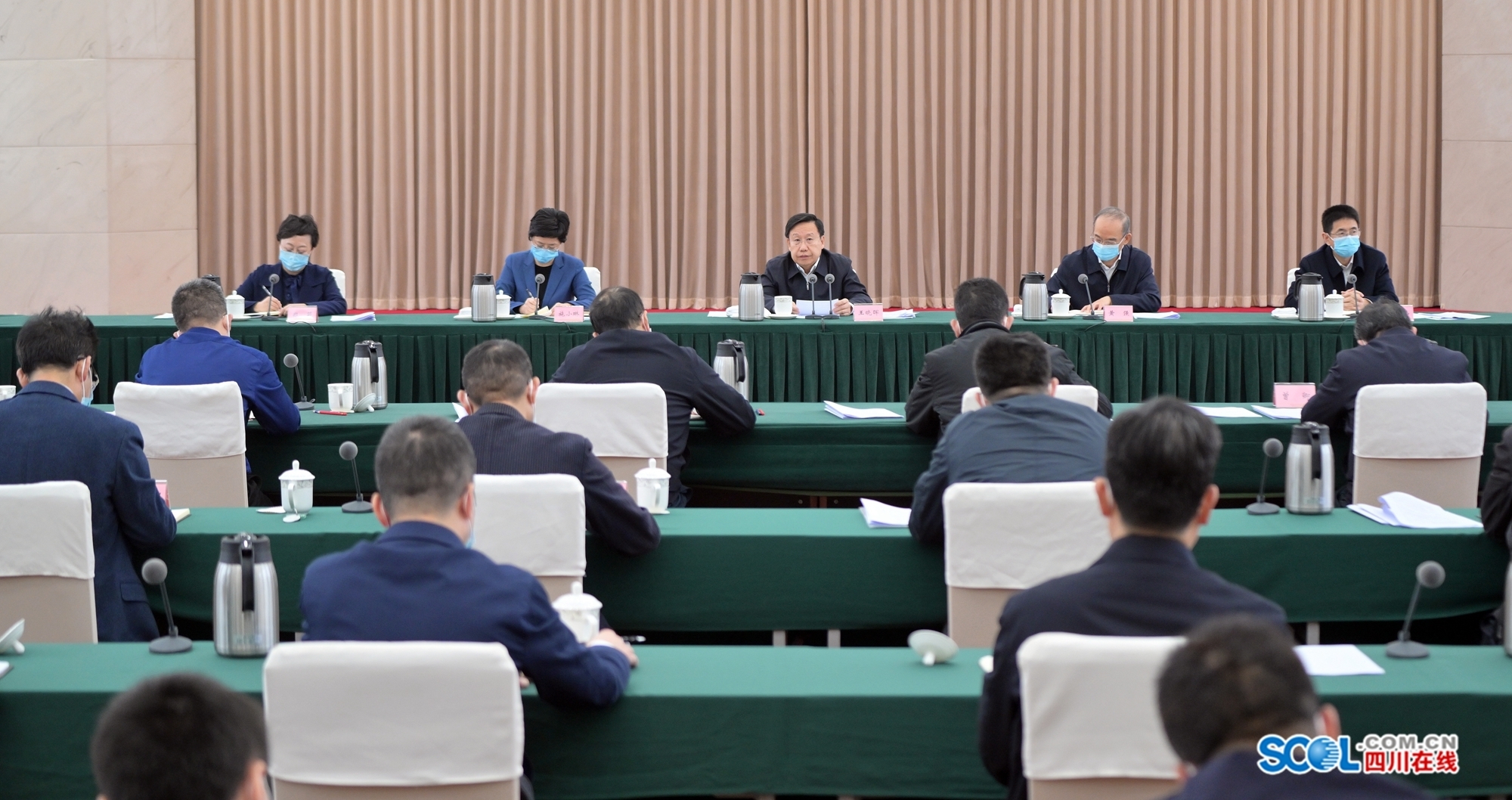 王晓晖主持召开省委应对新冠肺炎疫情工作领导小组会议 黄强出席并讲话