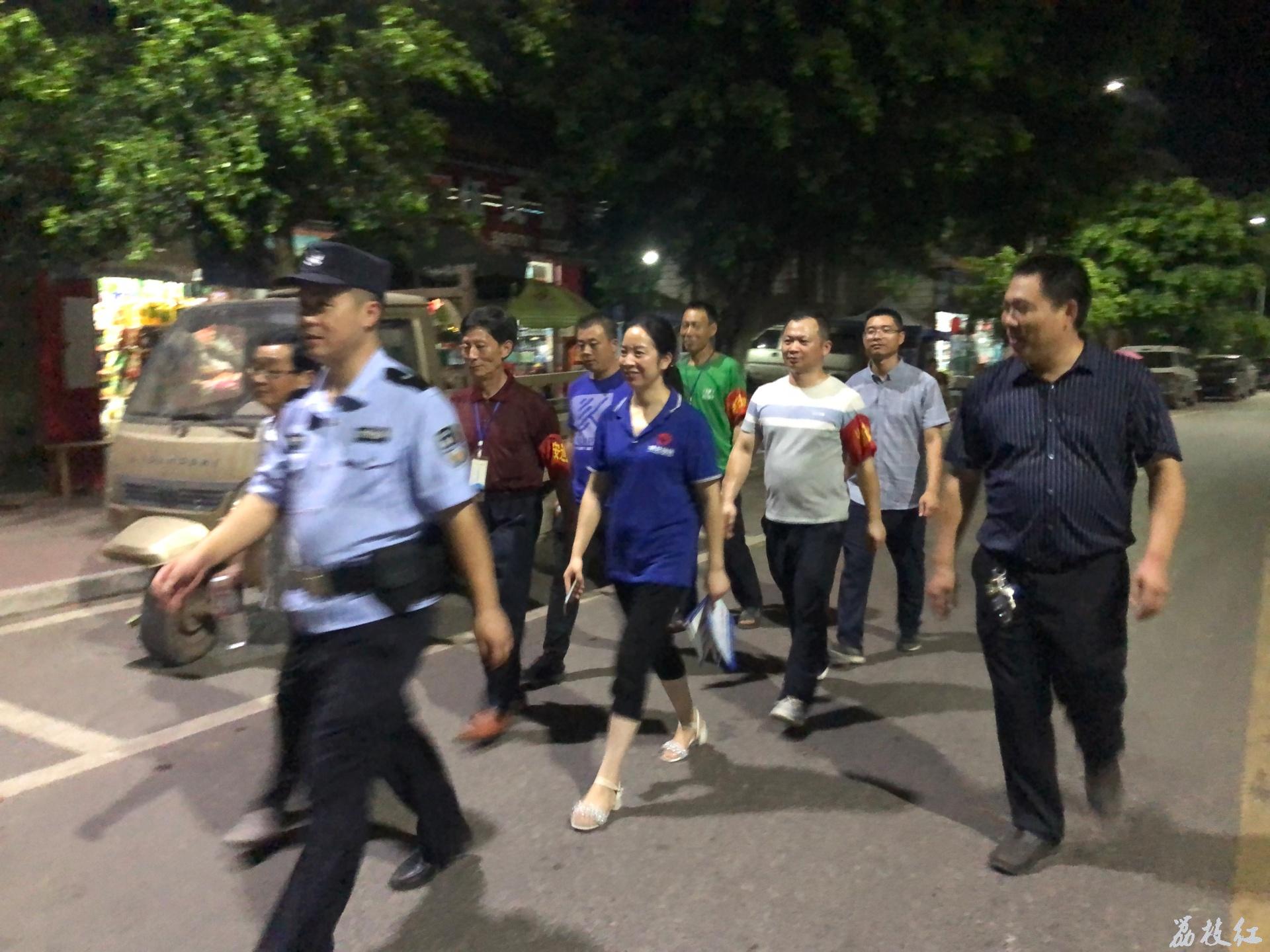 【民心守护】合江县望龙镇：高温夜巡不松劲，守护安全不松懈 第 1 张