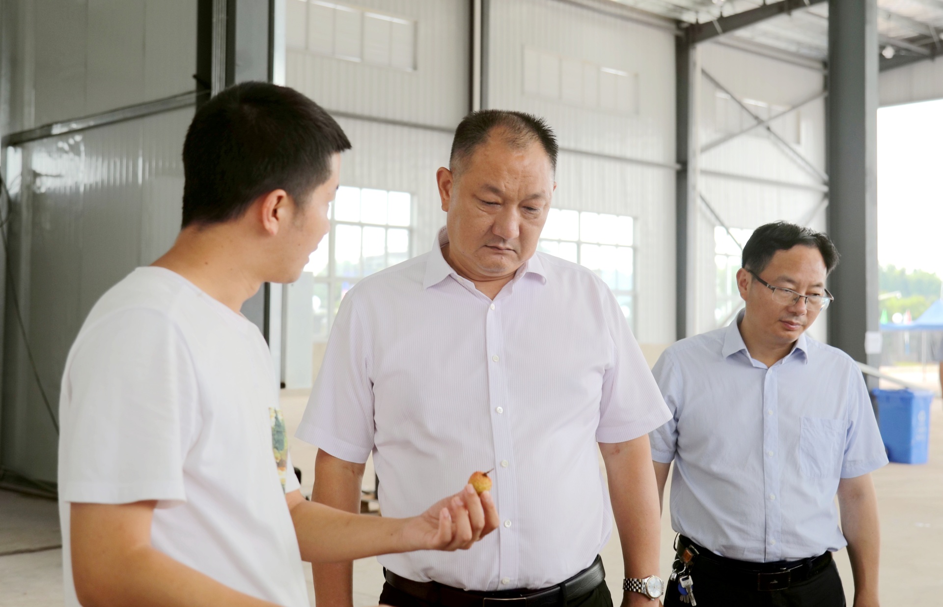 李仁军在调研合江荔枝销售情况时强调：全力以赴抓好荔枝销售和市场各项工作，打响合江荔枝品牌 第 1 张