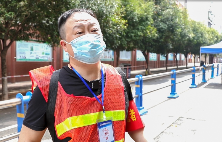 银勇：要把疫情防控工作当作是一种习惯、一种责任。 第 2 张