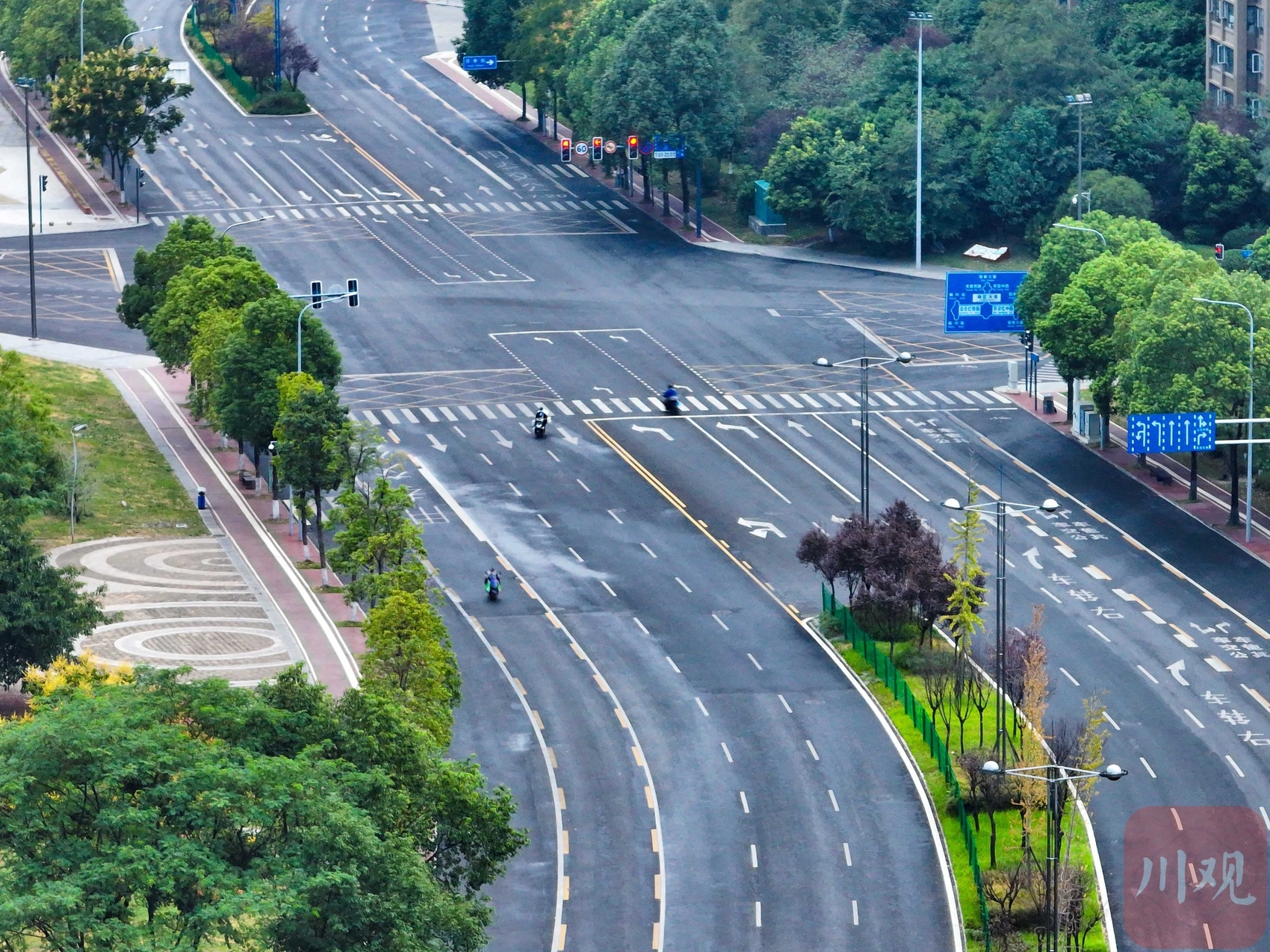 2100万人同舟共济 成都重拾大城烟火——成都市抗击新型冠状病毒肺炎疫情观察 第 1 张
