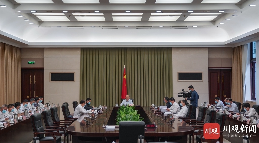 黄强主持召开省政府党组（扩大）会议传达学习贯彻省第十二次党代会精神 把学习宣传贯彻实际成效转化为推动发展的强大动力