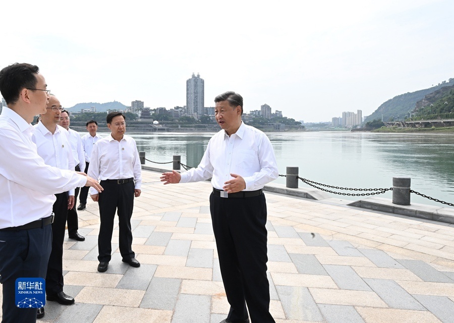 “我的心同大家、同全国各族人民的心始终是连在一起的！”——沿着总书记来川视察足迹再看发展与民生 第 13 张
