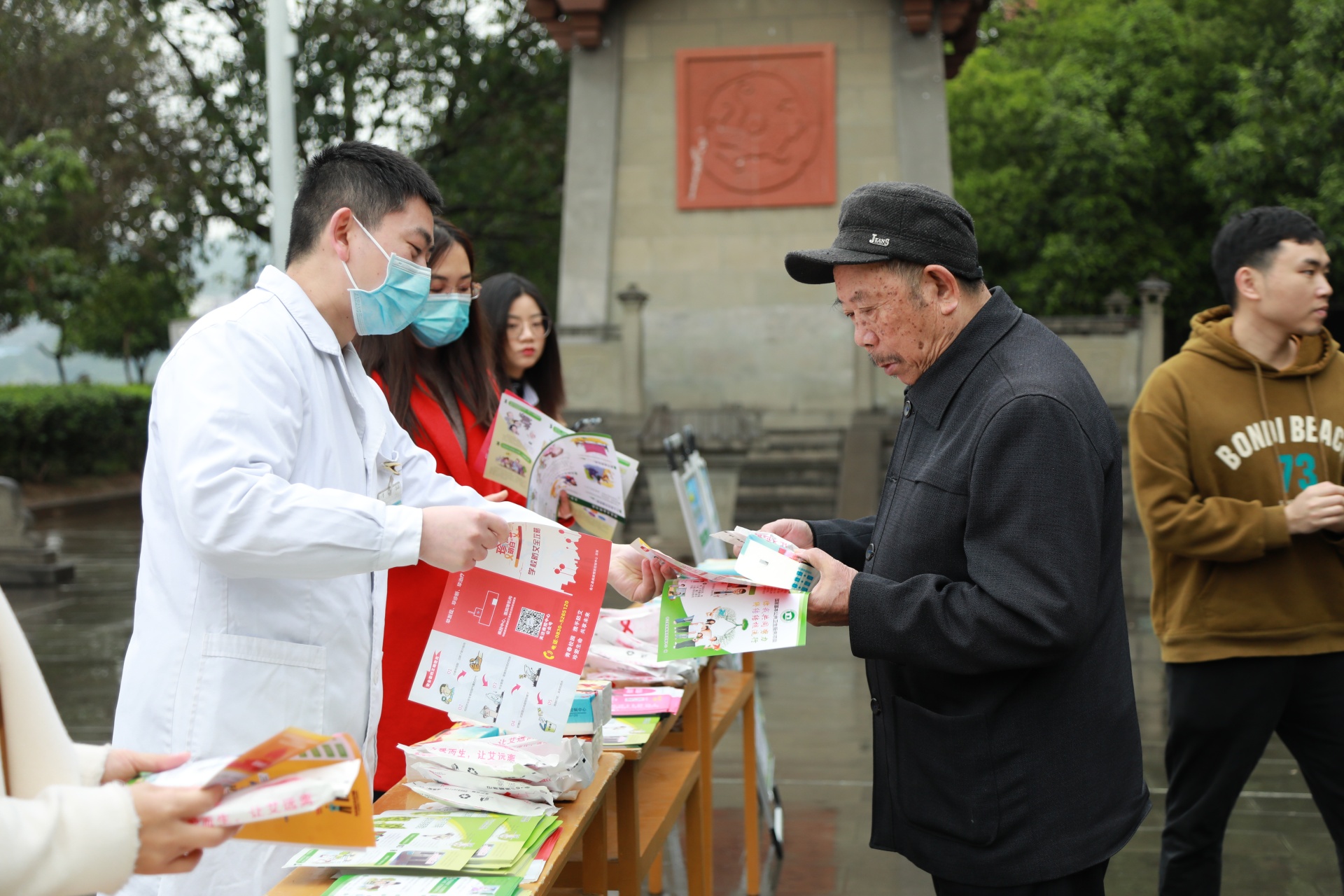 合江县开展2023年世界防治结核病日宣传活动 第 2 张
