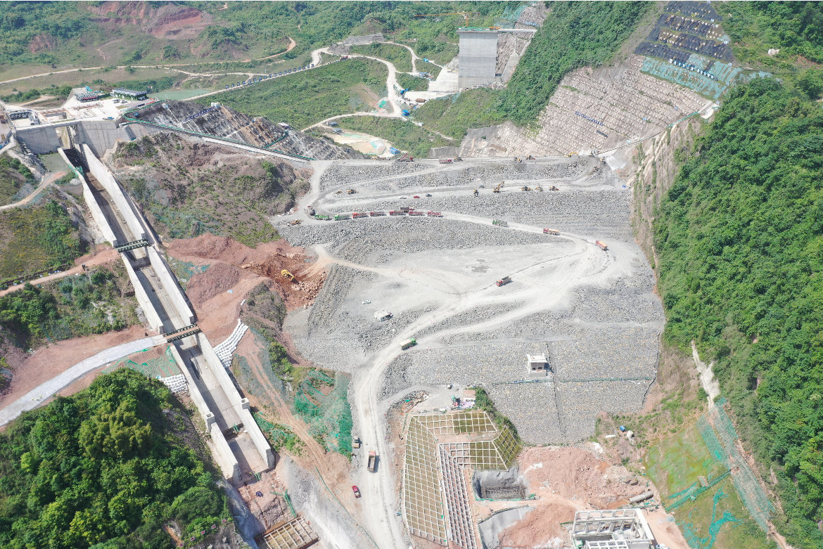 李家岩水库大坝主体填筑至720米高程，提前完成今年防洪度汛目标 第 1 张