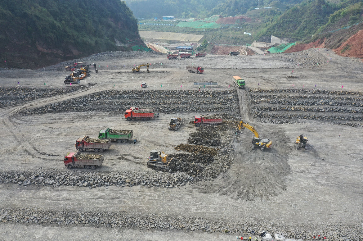 李家岩水库大坝主体填筑至720米高程，提前完成今年防洪度汛目标 第 2 张