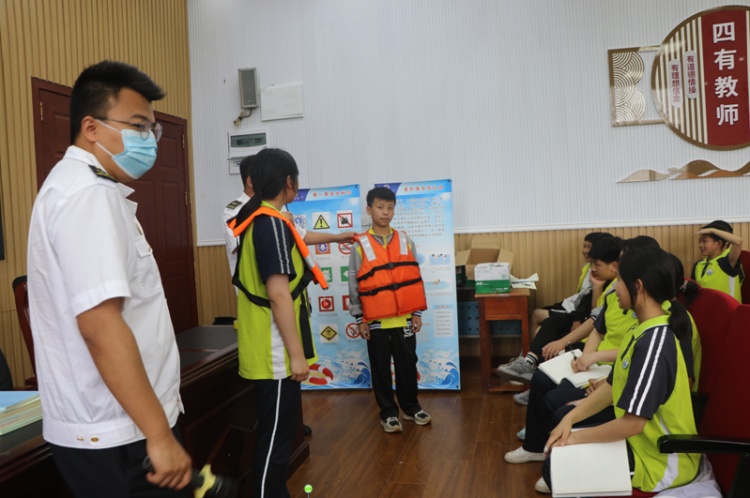 泸州合江海事将水上安全知识播撒进校园 第 4 张