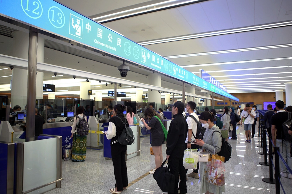 单日破万，年度破百万！成都航空口岸出入境人次同比增长527.9%